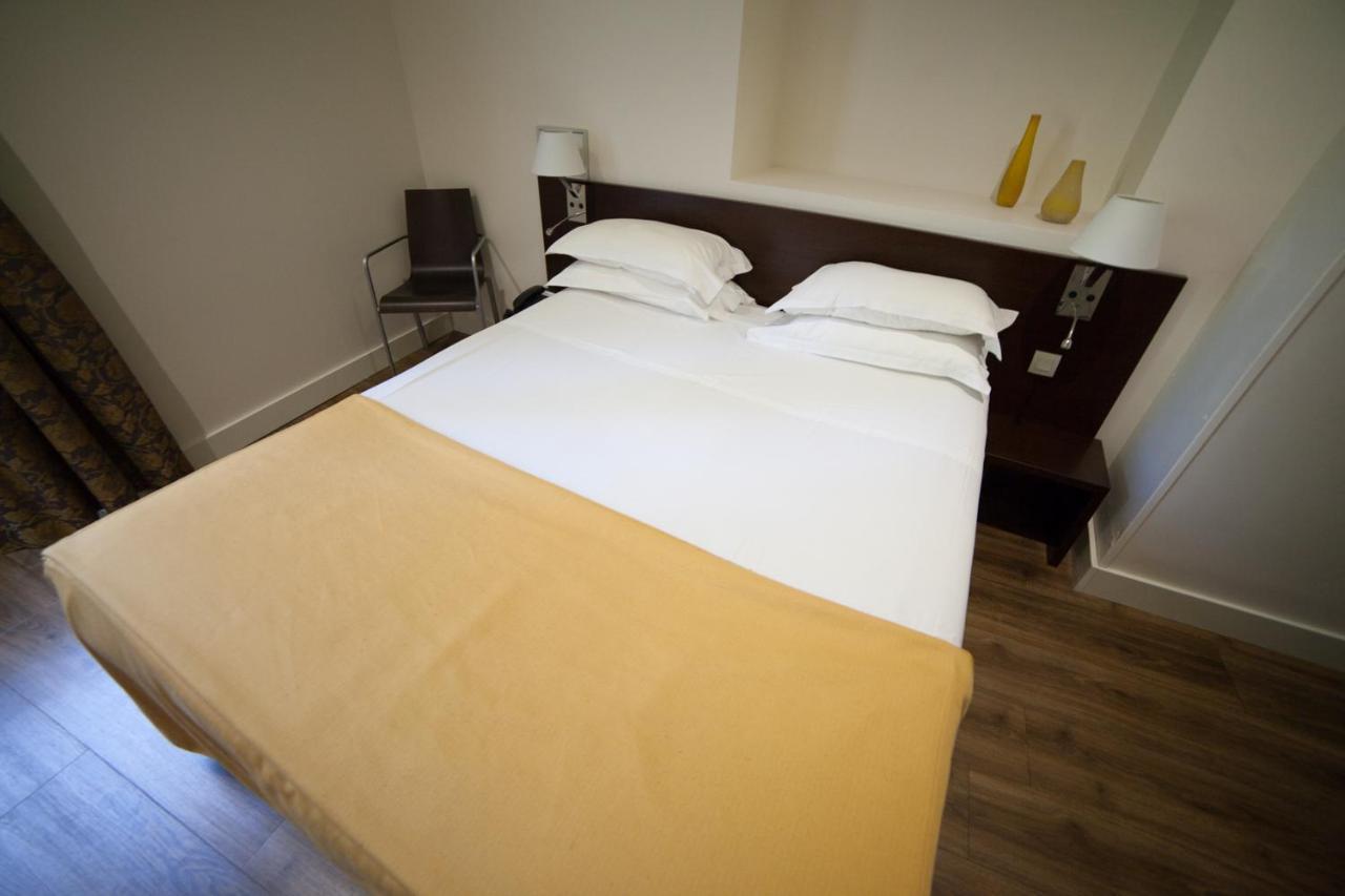 Hotel La Beauze Обюсон Екстериор снимка