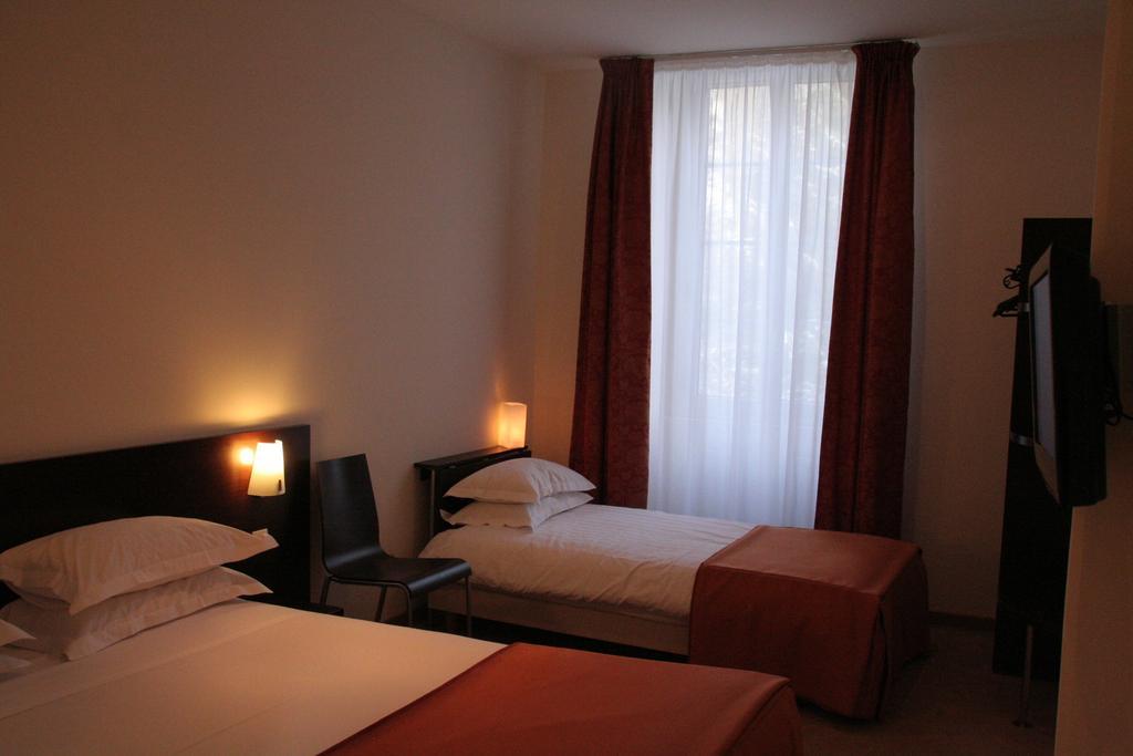 Hotel La Beauze Обюсон Стая снимка